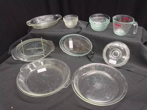 VINTAGE ASSORTED PYREX GLASSWARE