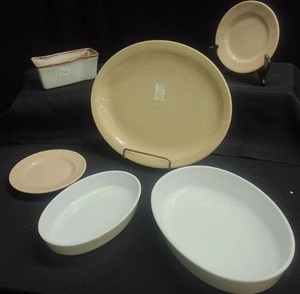 ASSORTED VINTAGE POTTERY