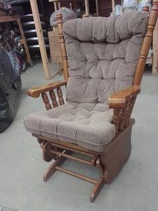 VINTAGE LOOKING WOODEN HIGH BACK GLIDER ROCKING CHAIR