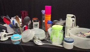 HUGE LOT OF KITCHEN ITEMS
