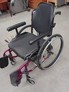 WHEELCHAIR BY COMFORT VISCO-BACK MOTION