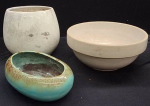3 VINTAGE POTTERY BOWLSPOTS
