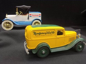 2 VINTAGE ERTL COLLECTABLE CAR BANKS