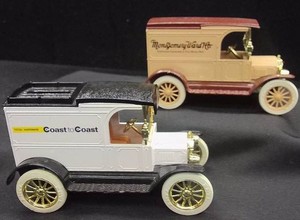 2 VINTAGE ERTL COLLECTABLE CAR BANKS