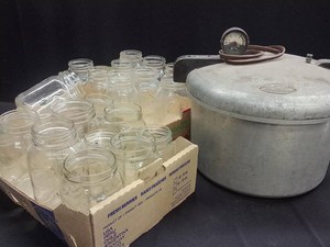 VINTAGE STEAMLINER PRESSURE COOKER AND ASSORTED CANNING JARS