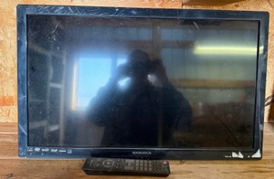 28 Flat Screen TV  DVD Combo Unit