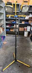 Smart Electrician Twin-Head Halogen Work Light with Telescoping Stand