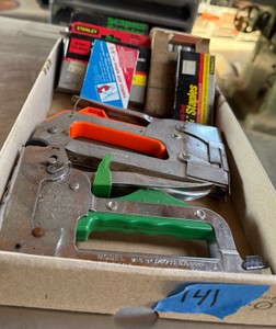 Heavy-Duty Manual Staple Gun Lot with Staples