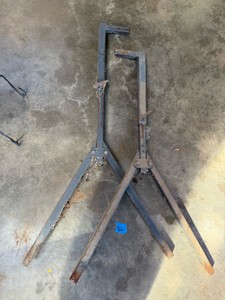 Heavy-Duty Tripod Mechanical Bumper Lift Stands