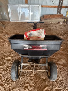 Agri-Fab 125-lb. Broadcast Spreader