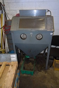 Commercial Sand Blasting Cabinet with Dust Collector