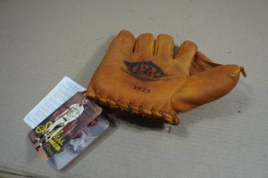 Shoeless Joe 1925 Fielders Left Handed Glove