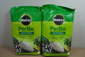 2 Miracle-Gro Perlite Lightweight Soil Potting Mixes - 8QT