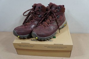 Vasque Womens Talus AT Ultradry Hiking Boots - Size 10