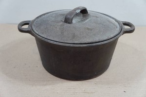 Cast Iron Dutch Oven