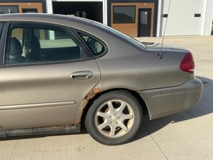 2006 Ford Taurus SEL