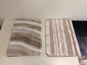 (2) COTTON SWIRL BATH MAT