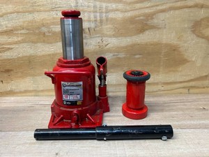 Strongway 20-Ton Hydraulic Low- Profile Bottle Jack #46241
