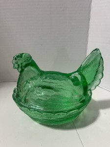 Vintage Indiana Glass Green Split Tail Hen on Nest