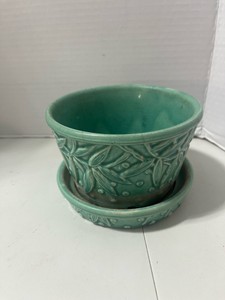 McCoy Leaves and Hobnail Planter