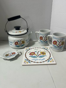 5 Piece Berggren Swedish Rosemaling Set Teapot, Mugs, Trivet and Spoon Rest