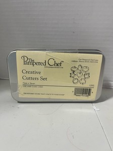 Pampered Chef Creative Cutters Set New