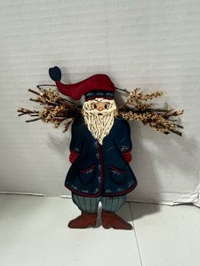 Vintage Hand Crafted Wooden Folk Art Santa 6.5