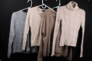 H&M, Banana Republic & American Eagle Sweaters - 4-Piece Mixed Lot