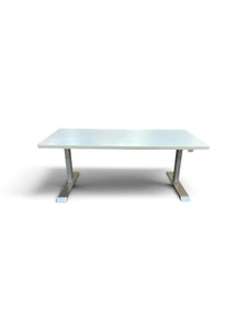 Sitstand adjustable height desk