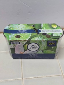 2 pack Dewdrop Petals candle