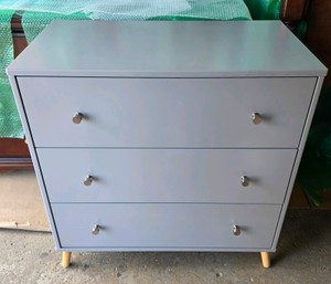 three drawer dresser