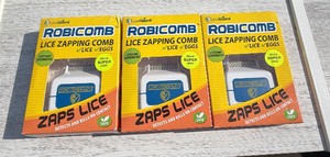 3-ROBICOMB Lice zapping combs