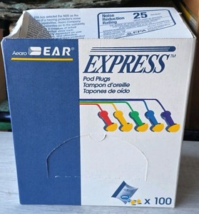 box of ear plugs new 100 count
