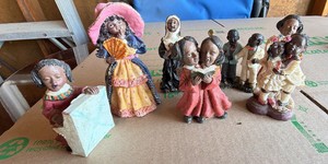 Figurines
