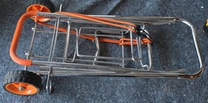 Folding hand truck
