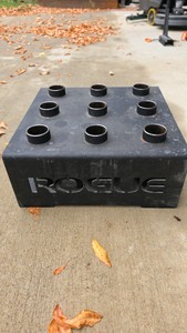 Rogue Barbell Stand - Nine Holders #2