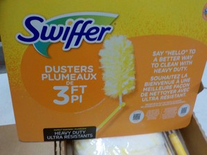 2 Swiffer 3 ft Dusters with Extra Dusters
