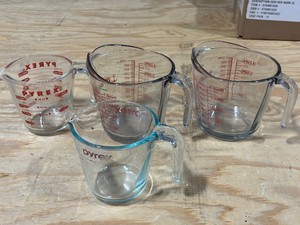 Pyrex Glass Measuring Cups
