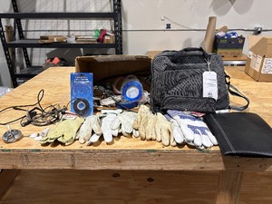 Gloves, Hardware