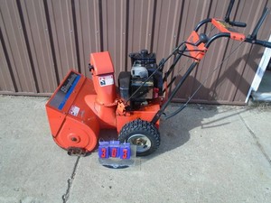 Simplicity 522 snow blower. Good running condition. Tested & works. As shown.