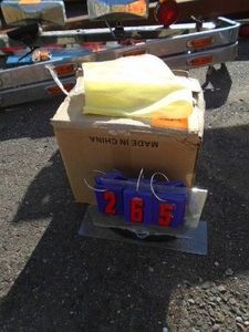 Shop towels. Highly absoerbent. Dont tear. Approx 500 per box. As shown.