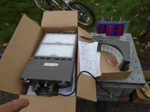 Vtac aluminum commercial frame. LED shoe box light. 100-277 v. Very expensive. Parking lot light. As shown.