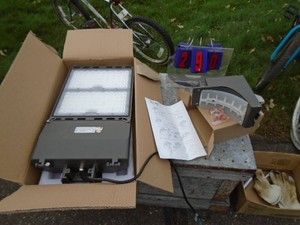 Vtac aluminum commercial frame. LED shoe box light. 100-277 v. Very expensive. Parking lot light. As shown.