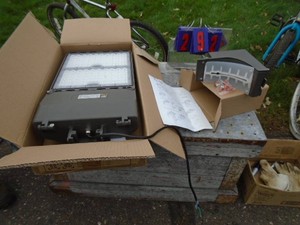 Vtac aluminum commercial frame. LED shoe box light. 100-277 v. Very expensive. Parking lot light. As shown.