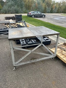 Metal Work Bench with 2 Tube Frame