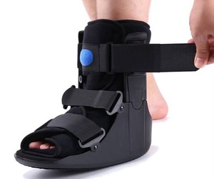 Tairibousy Short Air Walker Boot, Black, Size Large - Brand New