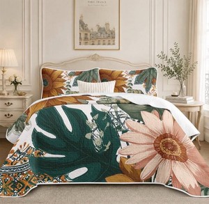 Flymme Reversible Bohemian Floral Quilt Coverlet Set, Size King, 110 x 96 - Brand New