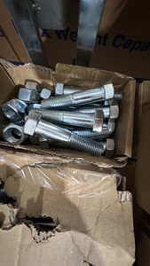 GRADE A ZINC BOLTS AND NUTS