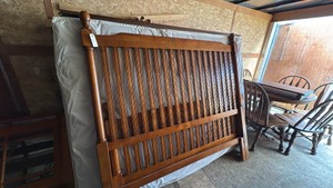 QUEEN BED SET-USED