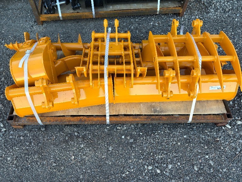 FUTURE CAT 301 Excavator Attachments, Qty 8
